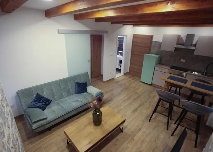 Lägenhet New Jakov & Niko *