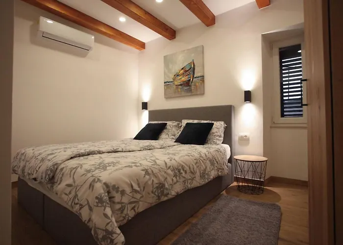 Lägenhet New Jakov & Niko *