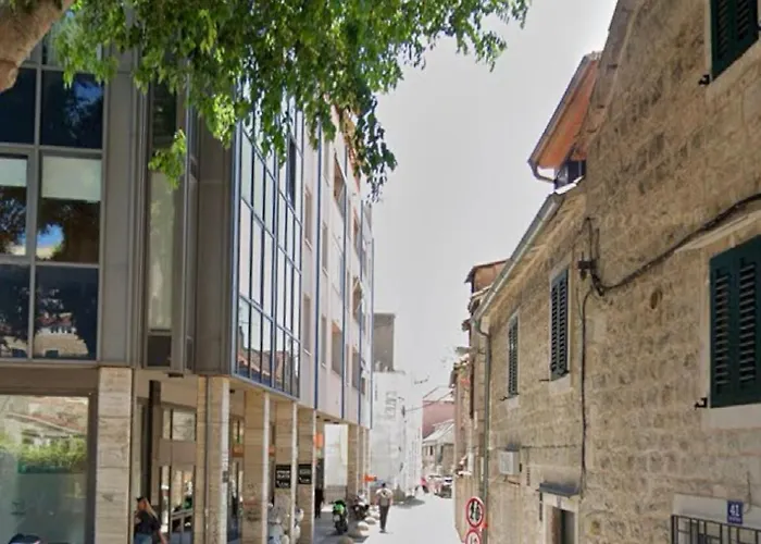 New Jakov & Niko Lägenhet