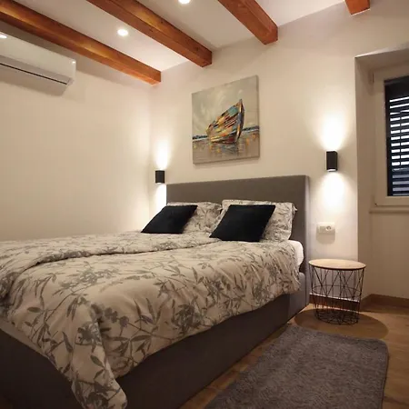 Apartamento New Jakov & Niko *